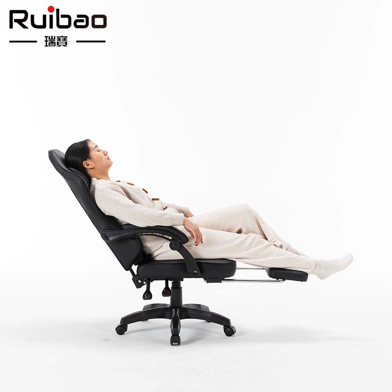 Wholesale synthetic leather all black ergonomic gaming chair with adjustable rotating footrest metal base, suitable for home offices